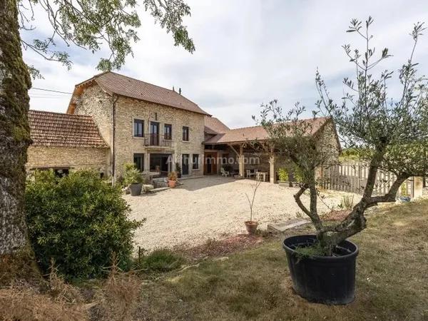 Maison 8 pièces 226 m²