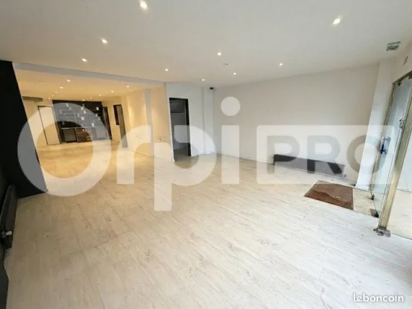 Local commercial 105 m²