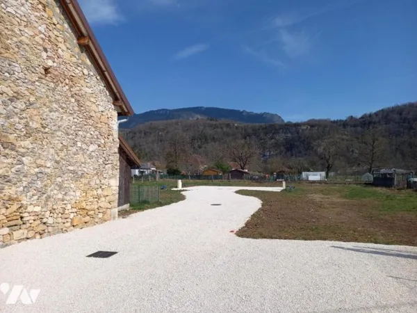 Terrain 281 m²