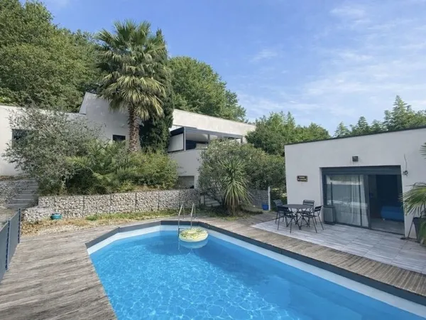 Villa d'architecte, ST PERAY