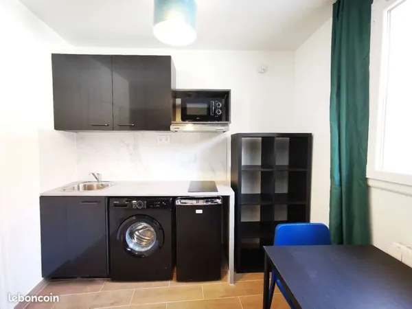 Studio dans une maisonnette meublée refait neuf par architecte 19 m2