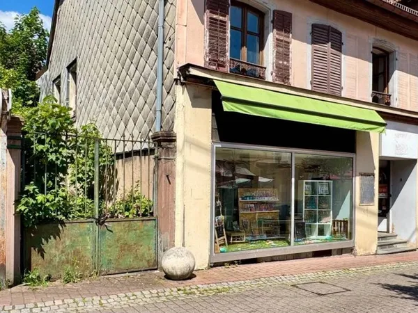 Local commercial 96 m²