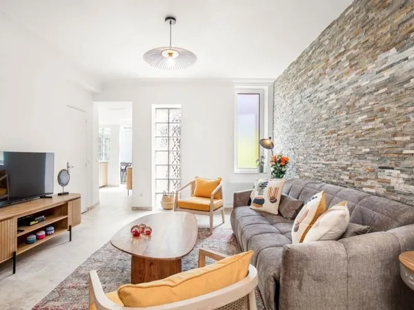 A VENDRE VIEIL ANTIBES - 3 PIÈCES AVEC TERRASSE