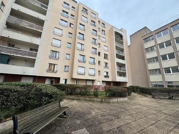 2 pièces sur jardins + cave