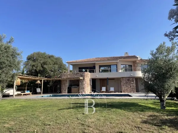 Capicciola, villa 5 chambres, piscine, vue mer, plage à pied