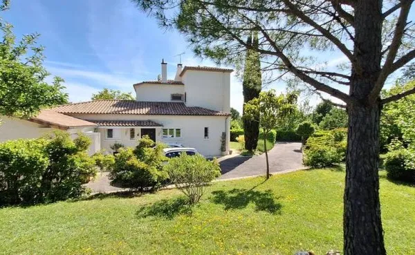 Maison 8 pièces 190 m²