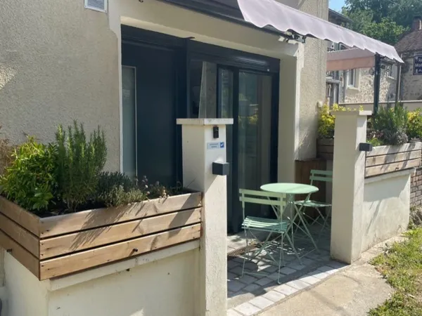 Appartement 4 pièces rénové - 82 m² - Terrasse - Sans charges - Breuillet