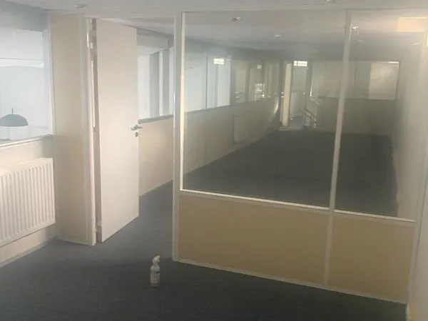 Bureau privatif dans openspace
