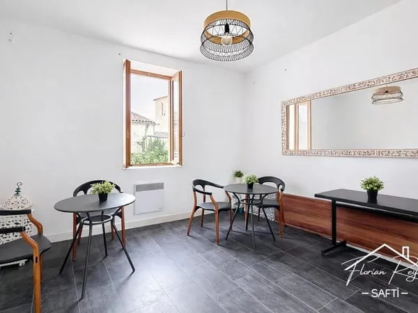 HABITATION OU LOCAL PROFESSIONNEL  BON EMPLACEMENT
