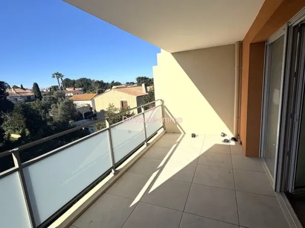SUPERBE T3 de 62,20m2 avec parking- SIX FOURS LES PLAGES