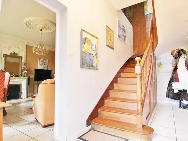 Maison 10 pièces 220 m²