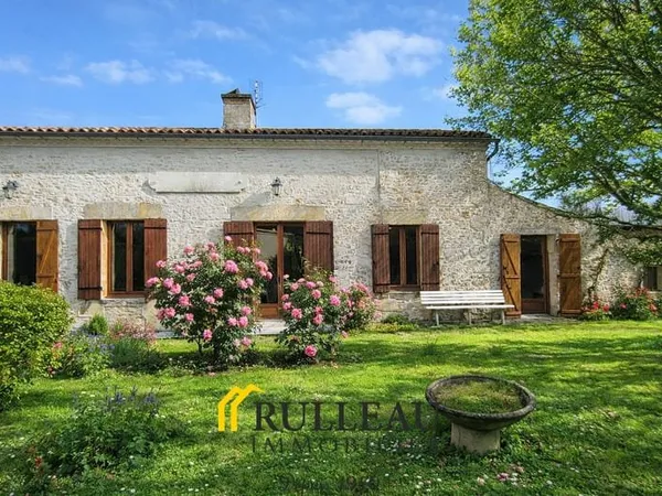 Maison en pierre de charme 164 m2 avec jardin 1530 m2, doubl