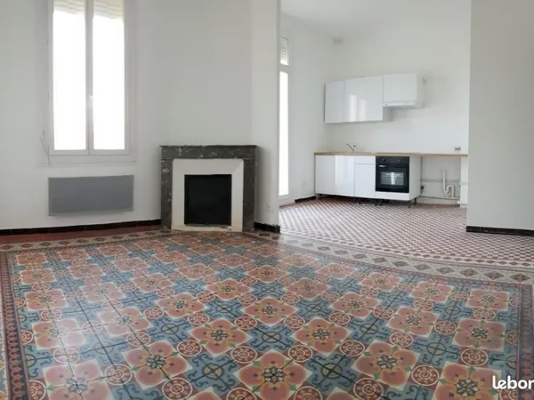 Appt T3 de 53m² , terrasse 10m², parking et cave
