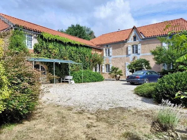 Maison 12 pièces 468 m²