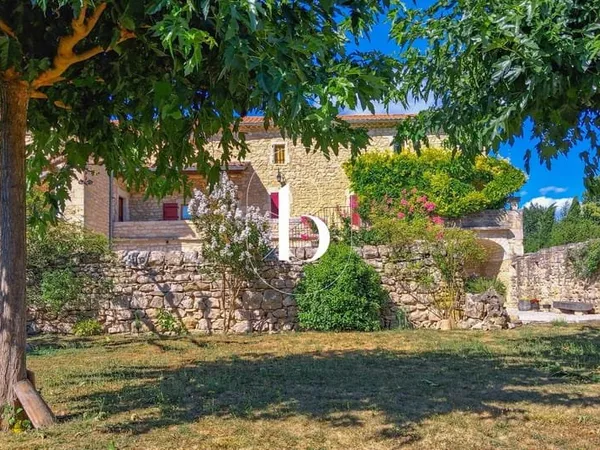 Maison et villa de prestige Vente Barjac 8p 265m² 850000€