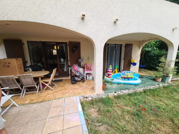 Loue T3 rez de jardin privatif