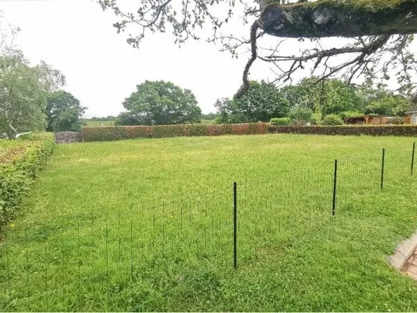 Terrain 841 m²