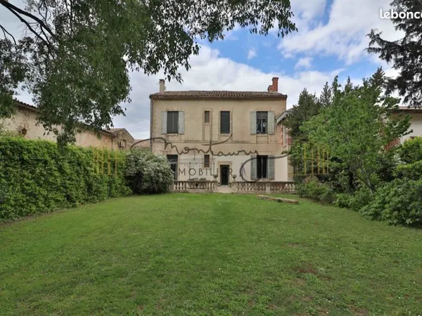 Maison 7 pièces 242 m²