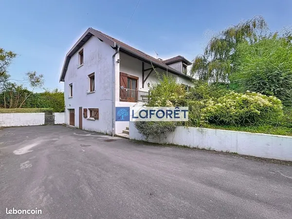 Maison 7 pièces 223 m²