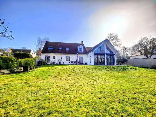 Maison 8 pièces 213 m²