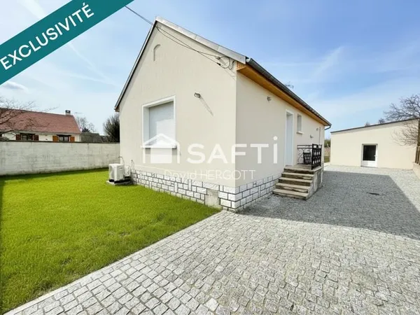 Propriété composée de deux logements rénové et entièrement meublées - 755 m² de terrain clôturé