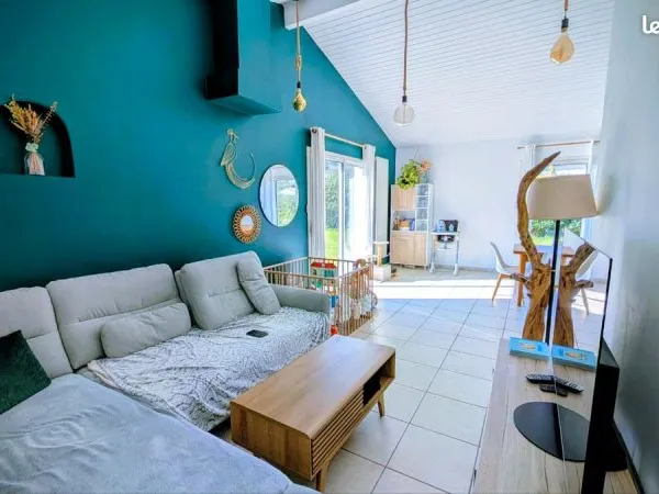 Maison de plein pied avec piscine à Sainte eulalie