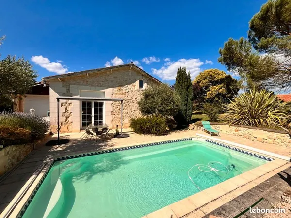 Maison 7 pièces 246 m²