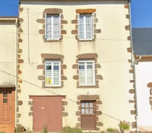 Maison avec travaux 2 chambres 2 dépendances 400/MOIS pendant 180 mois