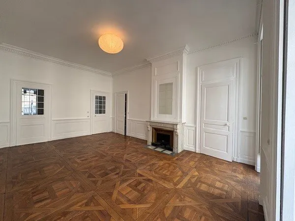 Appartement T5 // Rue des Remparts d'Ainay 69002 Lyon