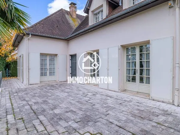 Maison 8 pièces 212 m²