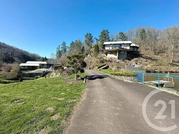 Maison 7 pièces 180 m²