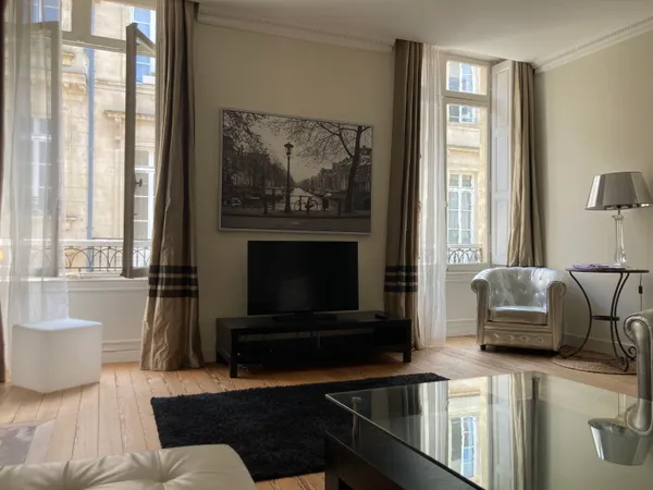 Loue appartement meublé - 97m²