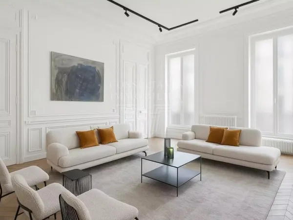 Haussmannien en étage élevé