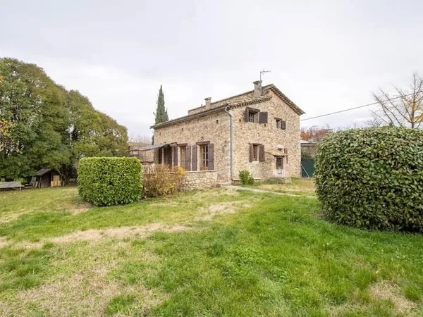 Villa 8 pièces 138 m²