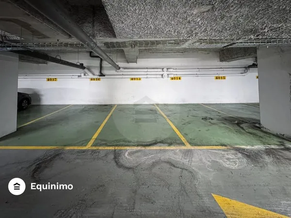 Place de Parking, rue des Lilas d'Espagne