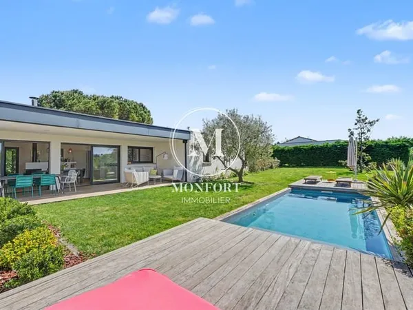 Villa contemporaine avec vue dégagée un cadre de vie rare