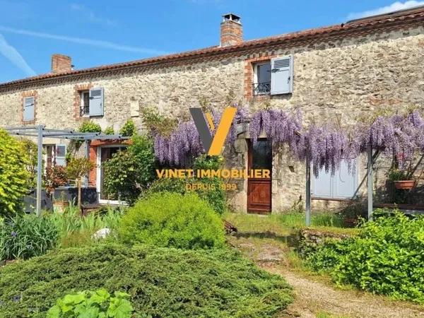 Vends maison pleine de charme sur très joli jardin