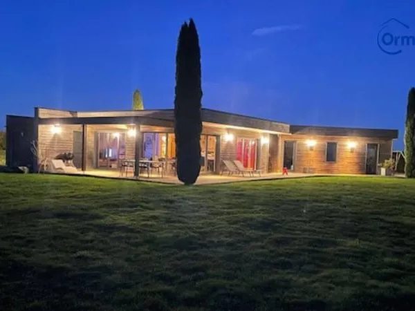 Maison de plain-pied 5 pièces 130 m²