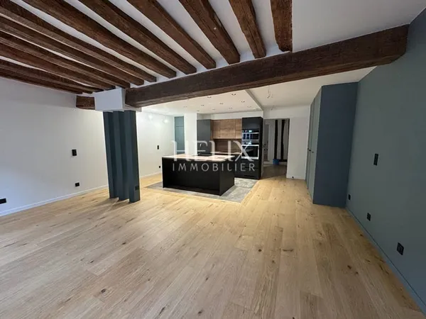 Magnifique appartement deux pièces 69,30 M² centre ville à Saint-Germain-en-Laye.