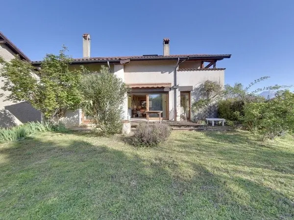 Seyssins Maison familiale avec grand terrain et accès direct aux espaces naturels