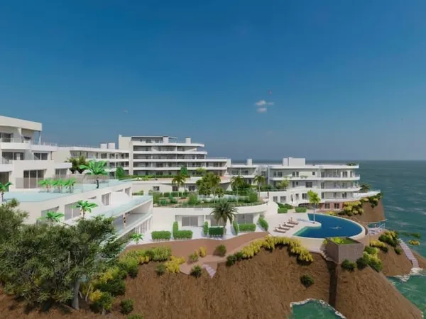 ST RAPHAEL, PIED DANS L'EAU, 2 PIECES DE 53 M² FACE MER, EXPO SUD, TERRASSE DE 24 M² ET PARKING PRIV