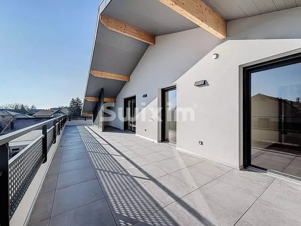 Appartement T5 de 146m2 avec terrasse de 72m2 et parkings!