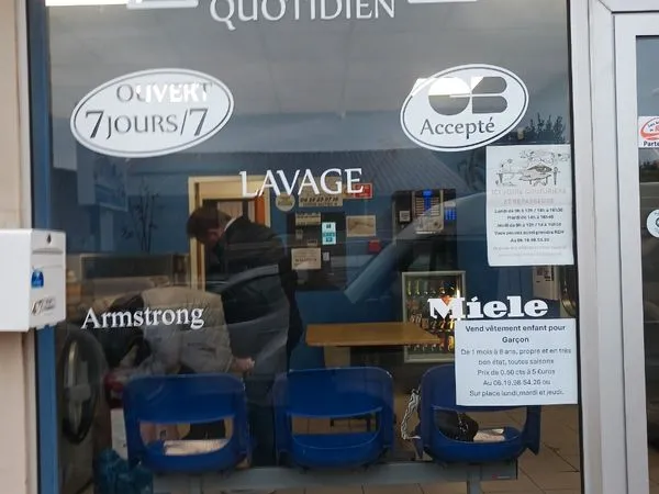 Local 12 mètres carrés pour couturière