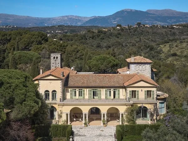 Château 39 pièces 2851 m²