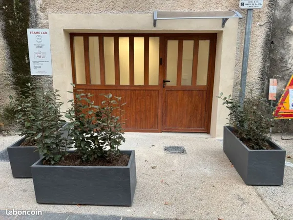Local professionnel 16 m² à louer - Centre de Bédoin