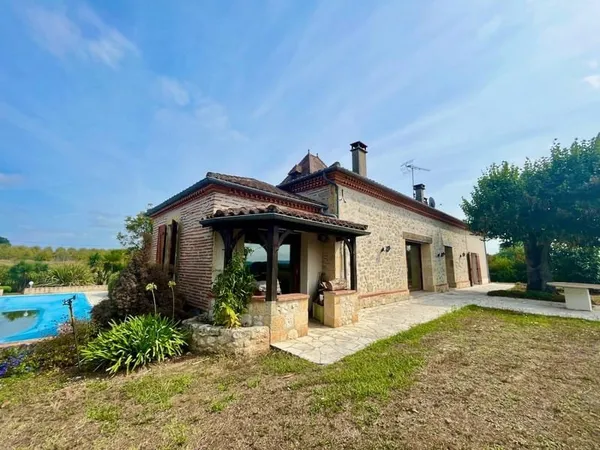 Maison 7 pièces 225 m²