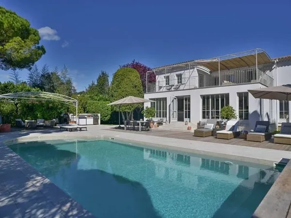 Villa 7 pièces 347 m²