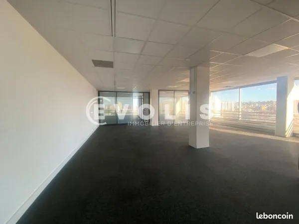 Bureaux 251 m²