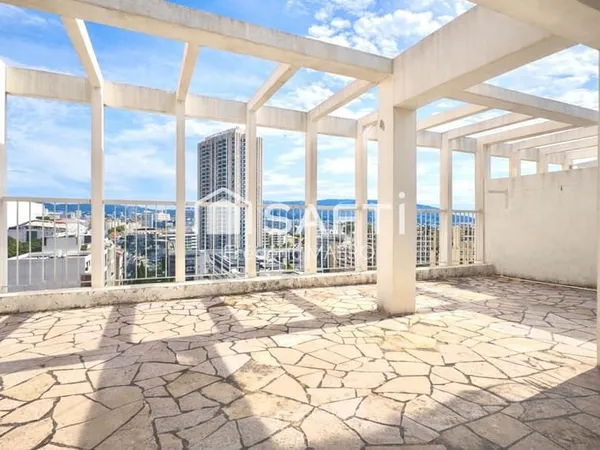 -Superbe Duplex dans le Carré d'Or de Marseillais-