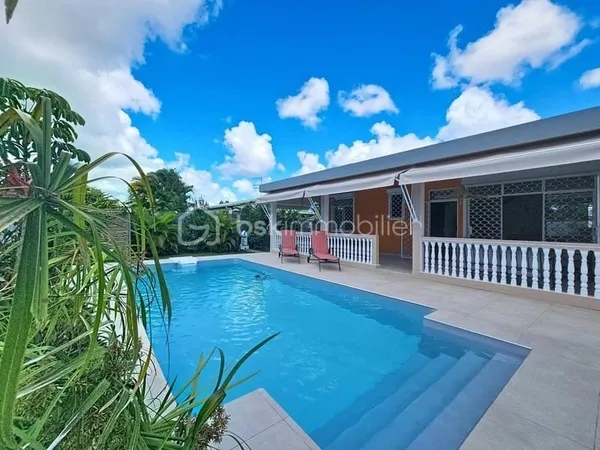 Villa 165 m2 piscine garage 3 chambres et atelier